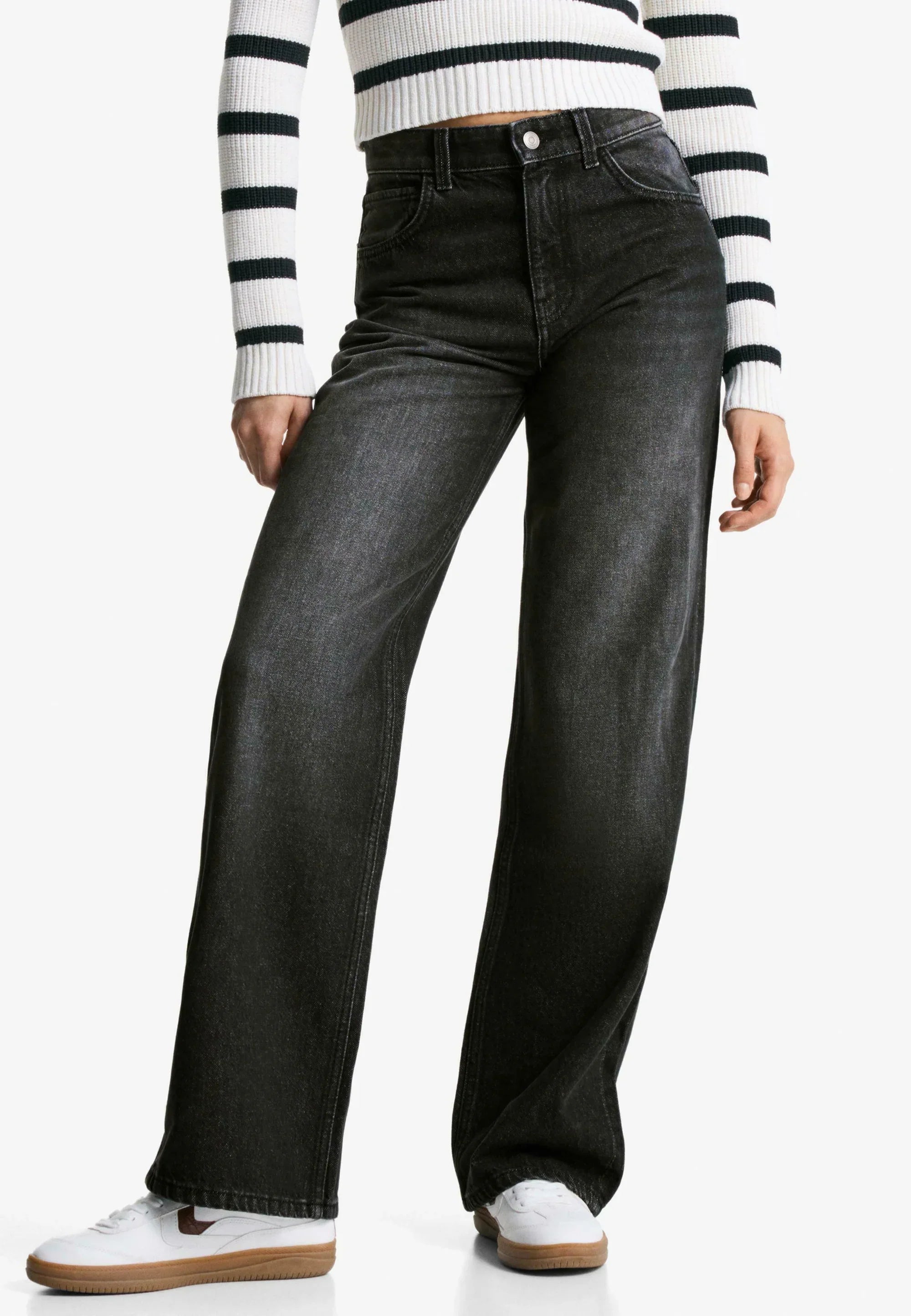 Laura Wide Straight Leg Jeans