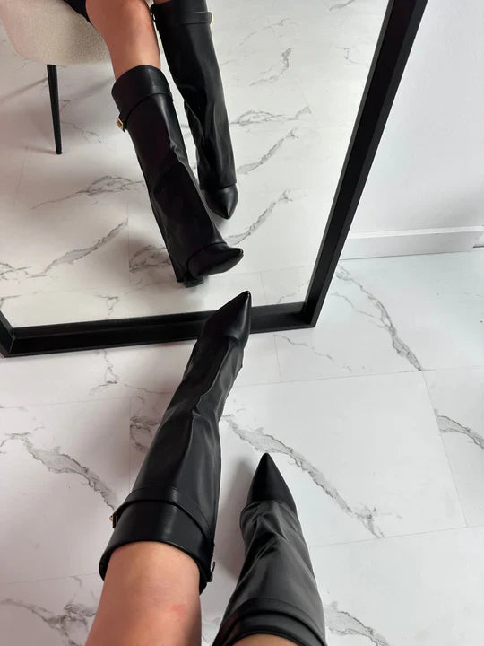 Jaimy Boots With Lock