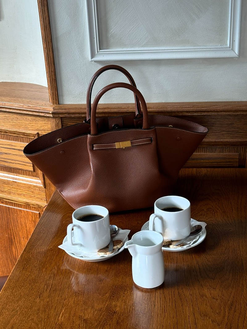 Pamoline tote bag
